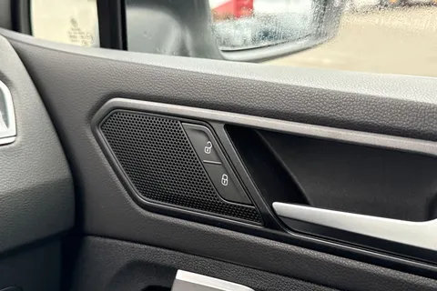 MT22LMX Volkswagen Tiguan 1.5 TSI R-Line DSG Euro 6 (s/s) 5dr Thumbnail #42