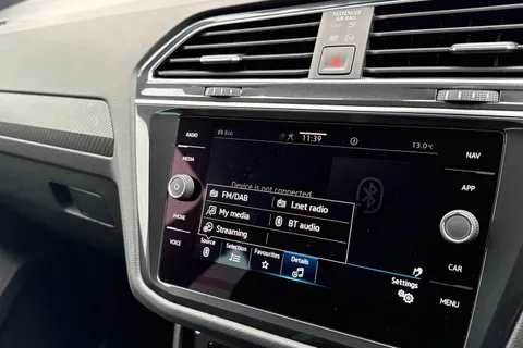 MT22LMX Volkswagen Tiguan 1.5 TSI R-Line DSG Euro 6 (s/s) 5dr Thumbnail #47