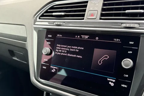 MT22LMX Volkswagen Tiguan 1.5 TSI R-Line DSG Euro 6 (s/s) 5dr Thumbnail #48