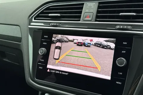 MT22LMX Volkswagen Tiguan 1.5 TSI R-Line DSG Euro 6 (s/s) 5dr Thumbnail #52