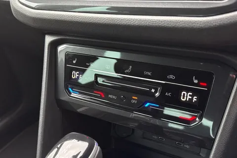 MT22LMX Volkswagen Tiguan 1.5 TSI R-Line DSG Euro 6 (s/s) 5dr Thumbnail #53