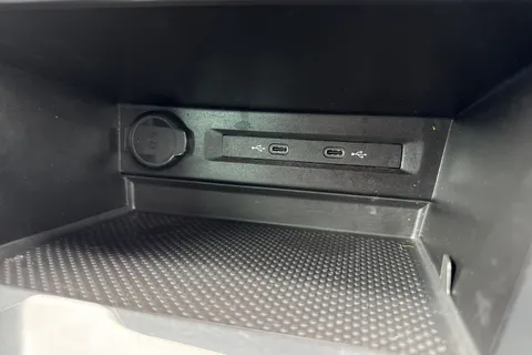 MT22LMX Volkswagen Tiguan 1.5 TSI R-Line DSG Euro 6 (s/s) 5dr Thumbnail #54