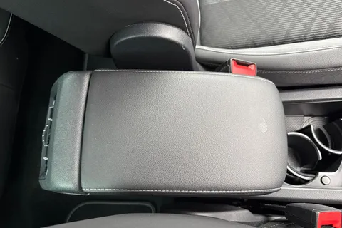 MT22LMX Volkswagen Tiguan 1.5 TSI R-Line DSG Euro 6 (s/s) 5dr Thumbnail #57