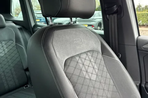 MT22LMX Volkswagen Tiguan 1.5 TSI R-Line DSG Euro 6 (s/s) 5dr Thumbnail #59