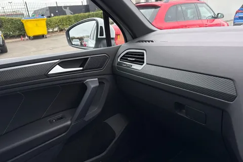 MT22LMX Volkswagen Tiguan 1.5 TSI R-Line DSG Euro 6 (s/s) 5dr Thumbnail #60