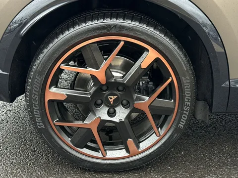 KY75FZV CUPRA Formentor 2.0 TSI 333 VZ3 5dr DSG 4Drive **Panoramic Sunroof** Thumbnail #24