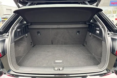 YH19FTX Audi Q2 1.5 TFSI CoD 35 S line Euro 6 (s/s) 5dr Thumbnail #7