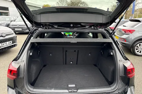 DA75VDE Volkswagen Golf 1.5 TSI 150 R-Line 5dr | Adaptive Cruise Control Thumbnail #8