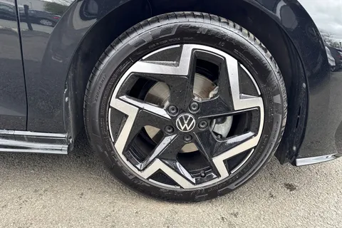 DA75VDE Volkswagen Golf 1.5 TSI 150 R-Line 5dr | Adaptive Cruise Control Thumbnail #11