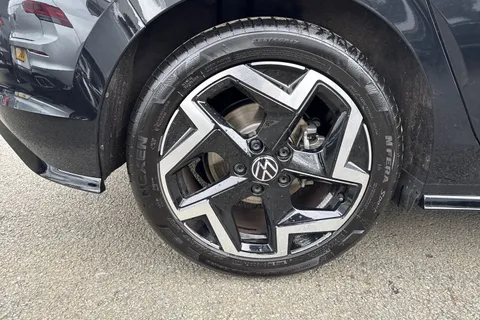 DA75VDE Volkswagen Golf 1.5 TSI 150 R-Line 5dr | Adaptive Cruise Control Thumbnail #12