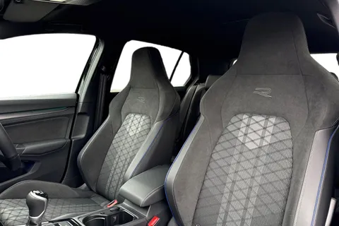 DA75VDE Volkswagen Golf 1.5 TSI 150 R-Line 5dr | Adaptive Cruise Control Thumbnail #17