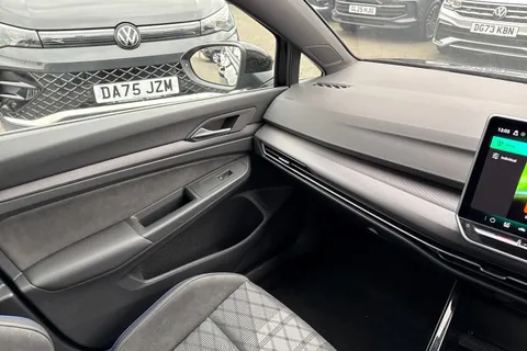 DA75VDE Volkswagen Golf 1.5 TSI 150 R-Line 5dr | Adaptive Cruise Control Thumbnail #21