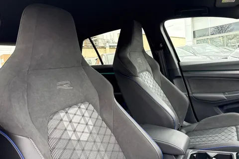 DA75VDE Volkswagen Golf 1.5 TSI 150 R-Line 5dr | Adaptive Cruise Control Thumbnail #25