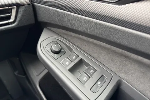 DA75VDE Volkswagen Golf 1.5 TSI 150 R-Line 5dr | Adaptive Cruise Control Thumbnail #26
