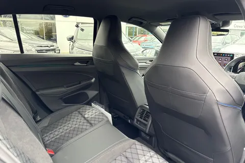 DA75VDE Volkswagen Golf 1.5 TSI 150 R-Line 5dr | Adaptive Cruise Control Thumbnail #39