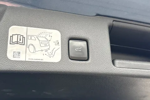 ND70KNO Ford Kuga 2.0 EcoBlue ST-Line X Edition Auto AWD Euro 6 (s/s) 5dr Thumbnail #34