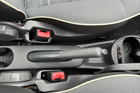 51 of 67 for FIAT 500 1.2 Lounge Euro 6 (s/s) 3dr