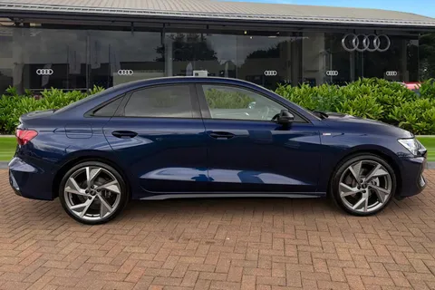 DC25VYB Audi A3 Black Edition 35 TFSI 150 PS S tronic Thumbnail #4