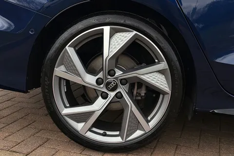 DC25VYB Audi A3 Black Edition 35 TFSI 150 PS S tronic Thumbnail #10