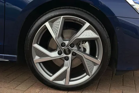 DC25VYB Audi A3 Black Edition 35 TFSI 150 PS S tronic Thumbnail #11