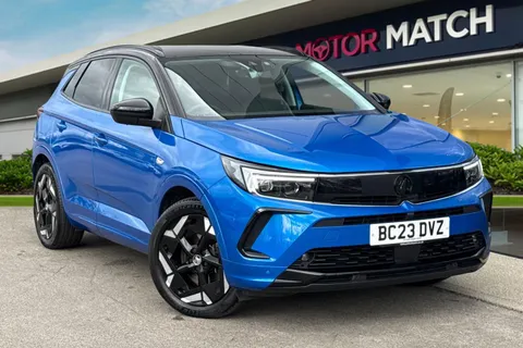 BC23DVZ Vauxhall Grandland 1.6 14.2kWh GSe Auto AWD Euro 6 (s/s) 5dr Thumbnail #2