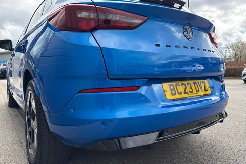 BC23DVZ Vauxhall Grandland 1.6 14.2kWh GSe Auto AWD Euro 6 (s/s) 5dr Thumbnail #8