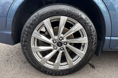 YR23UBJ Ford Kuga 2.5h Duratec Vignale CVT Euro 6 (s/s) 5dr Thumbnail #12