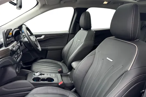 YR23UBJ Ford Kuga 2.5h Duratec Vignale CVT Euro 6 (s/s) 5dr Thumbnail #17