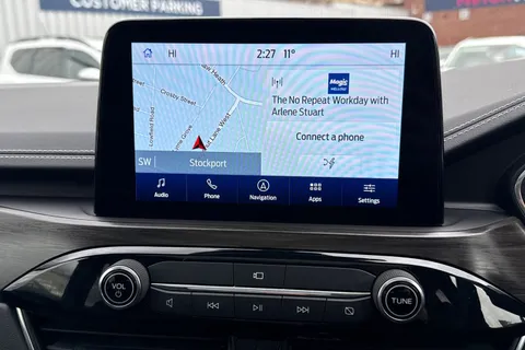 YR23UBJ Ford Kuga 2.5h Duratec Vignale CVT Euro 6 (s/s) 5dr Thumbnail #18