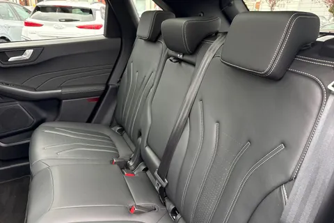 YR23UBJ Ford Kuga 2.5h Duratec Vignale CVT Euro 6 (s/s) 5dr Thumbnail #20