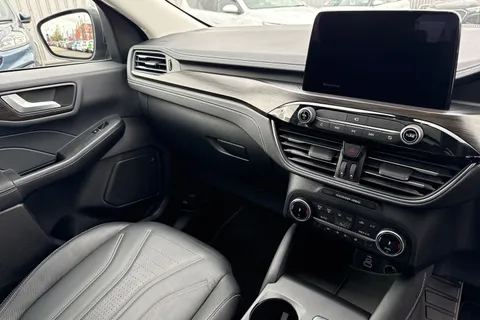 YR23UBJ Ford Kuga 2.5h Duratec Vignale CVT Euro 6 (s/s) 5dr Thumbnail #21