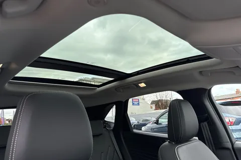 YR23UBJ Ford Kuga 2.5h Duratec Vignale CVT Euro 6 (s/s) 5dr Thumbnail #33