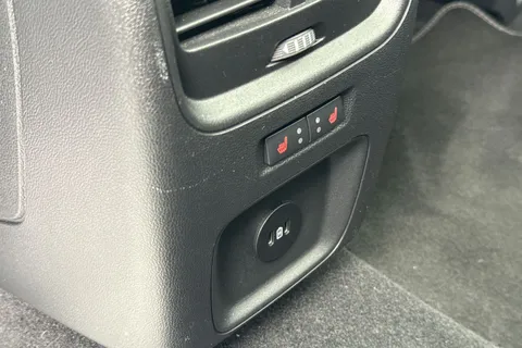 YR23UBJ Ford Kuga 2.5h Duratec Vignale CVT Euro 6 (s/s) 5dr Thumbnail #40