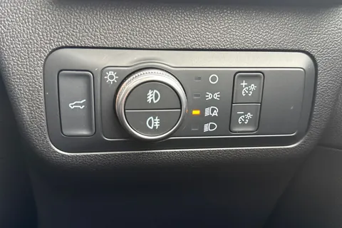 YR23UBJ Ford Kuga 2.5h Duratec Vignale CVT Euro 6 (s/s) 5dr Thumbnail #44