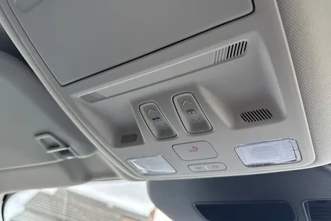 YR23UBJ Ford Kuga 2.5h Duratec Vignale CVT Euro 6 (s/s) 5dr Thumbnail #47