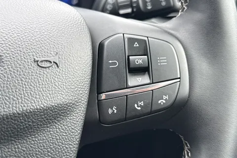 YR23UBJ Ford Kuga 2.5h Duratec Vignale CVT Euro 6 (s/s) 5dr Thumbnail #48