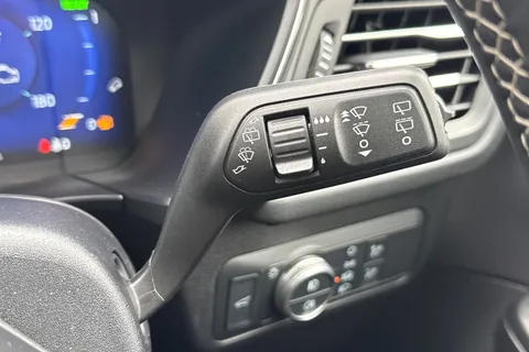 YR23UBJ Ford Kuga 2.5h Duratec Vignale CVT Euro 6 (s/s) 5dr Thumbnail #49