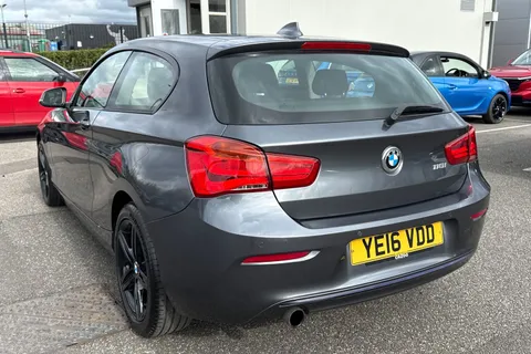 YE16VDD BMW 1 Series 1.5 118i Sport Euro 6 (s/s) 3dr Thumbnail #9