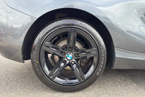 YE16VDD BMW 1 Series 1.5 118i Sport Euro 6 (s/s) 3dr Thumbnail #12