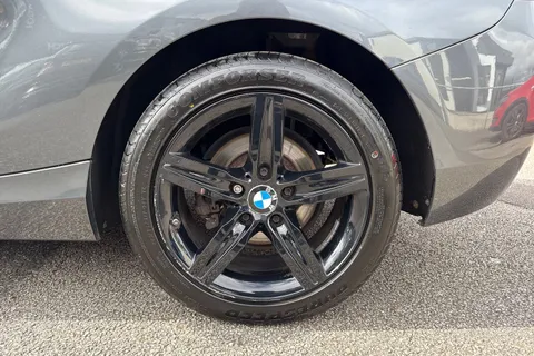 YE16VDD BMW 1 Series 1.5 118i Sport Euro 6 (s/s) 3dr Thumbnail #14