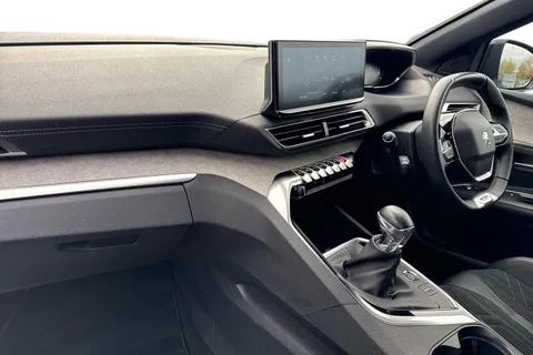 FM21RRO PEUGEOT 3008 1.2 PureTech GT Euro 6 (s/s) 5dr Thumbnail #16