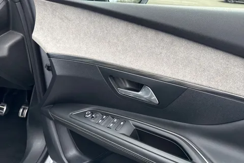 FM21RRO PEUGEOT 3008 1.2 PureTech GT Euro 6 (s/s) 5dr Thumbnail #22