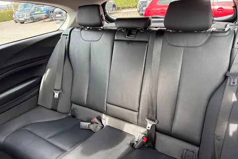 YE16VDD BMW 1 Series 1.5 118i Sport Euro 6 (s/s) 3dr Thumbnail #20