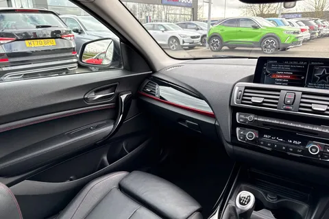 YE16VDD BMW 1 Series 1.5 118i Sport Euro 6 (s/s) 3dr Thumbnail #21