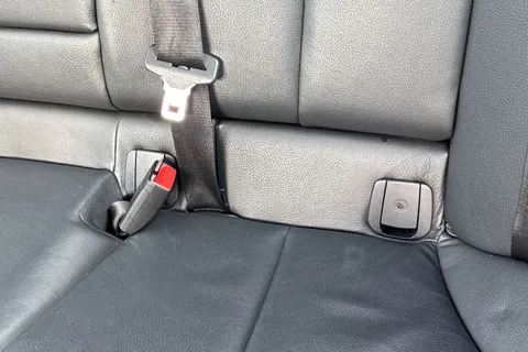 YE16VDD BMW 1 Series 1.5 118i Sport Euro 6 (s/s) 3dr Thumbnail #32