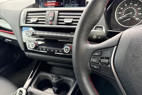 YE16VDD BMW 1 Series 1.5 118i Sport Euro 6 (s/s) 3dr Thumbnail #37