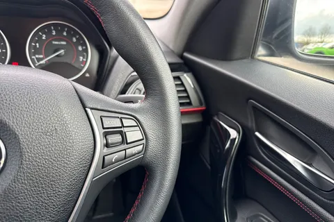 YE16VDD BMW 1 Series 1.5 118i Sport Euro 6 (s/s) 3dr Thumbnail #38