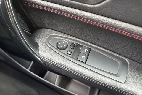 YE16VDD BMW 1 Series 1.5 118i Sport Euro 6 (s/s) 3dr Thumbnail #39