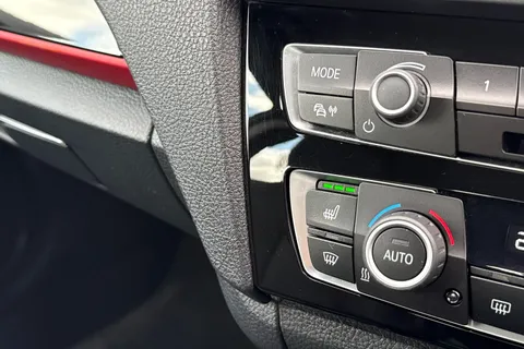 YE16VDD BMW 1 Series 1.5 118i Sport Euro 6 (s/s) 3dr Thumbnail #50