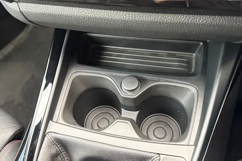 YE16VDD BMW 1 Series 1.5 118i Sport Euro 6 (s/s) 3dr Thumbnail #51